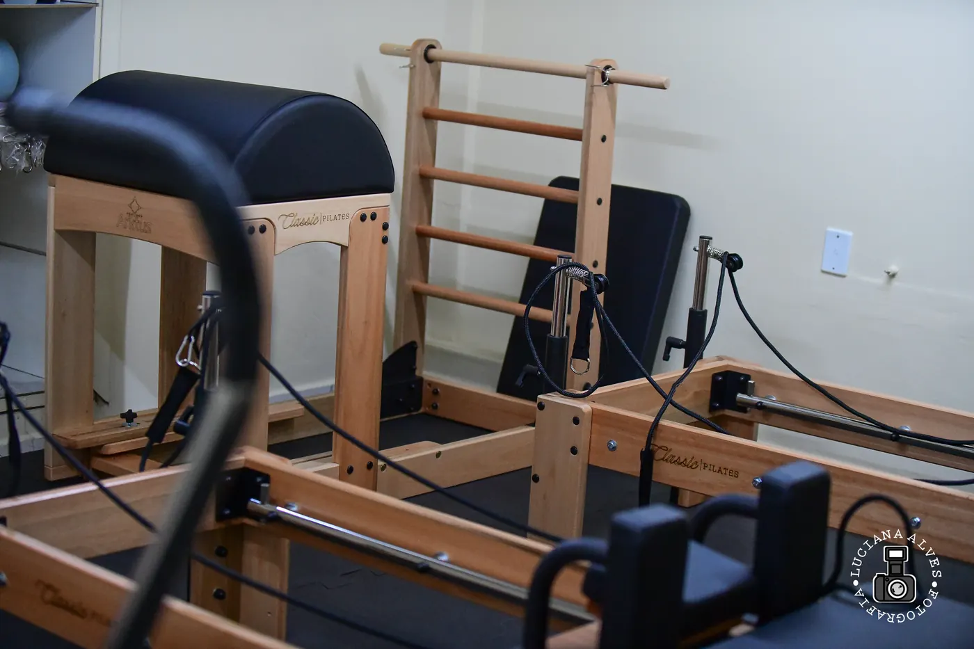 Sala de Pilates com reformer, ladder barrel e cadillac